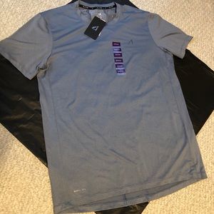 Men’s Alive quickdry polo shirt size M.